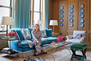 bullion-fringe-sofa-01_zpsywn1uidg_1-600x400