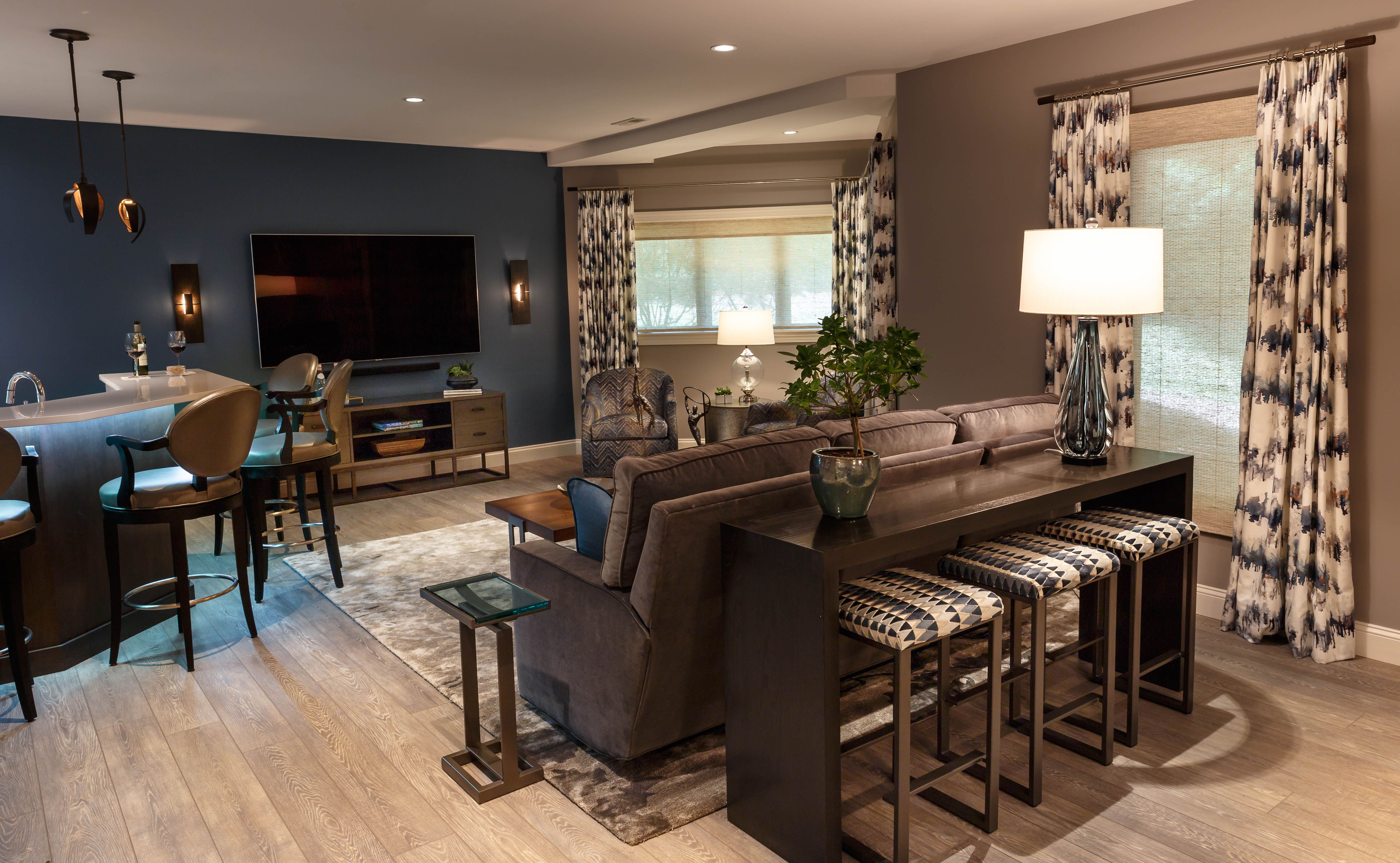 Seating bar tv